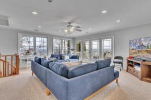 Et tv og/eller underholdning på Rising Sun Cottage 3 Bedroom 3 Bathroom