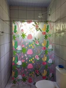 Koupelna v ubytování Onça Parda Hospedagens com Cachoeira Privativa