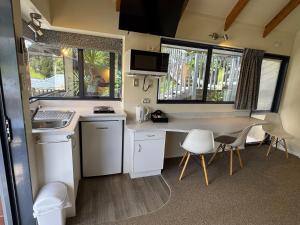 Køkken eller tekøkken på Bay Cabins