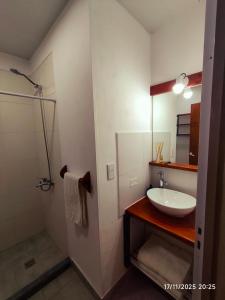 Ένα μπάνιο στο Cabaña Ali