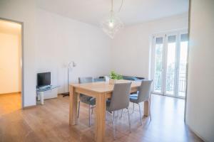 TV a/nebo společenská místnost v ubytování P&P Bergamo Apartment