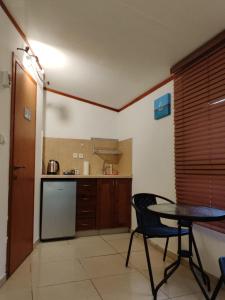 Η κουζίνα ή μικρή κουζίνα στο galilpitality