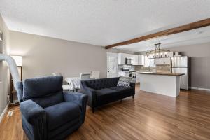 Η κουζίνα ή μικρή κουζίνα στο Lux Home MINS to UCHealth Medical Ctr & Parks