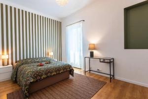 Ένα ή περισσότερα κρεβάτια σε δωμάτιο στο Spacious and bright house near Cannes +7 φωτογραφίες