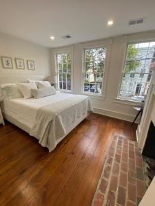 Giường trong phòng chung tại Queen of Old Town