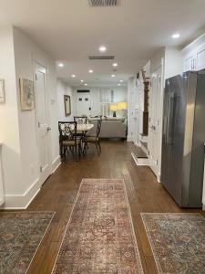 Nhà bếp/bếp nhỏ tại Queen of Old Town