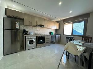 Η κουζίνα ή μικρή κουζίνα στο Stylish Home, Mountain View, Netflix, Wifi