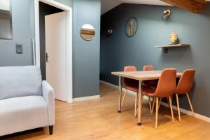 Χώρος καθιστικού στο Studio 203 Anthracite - Design & Comfort