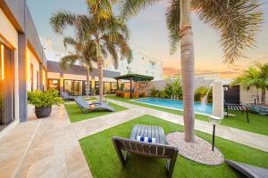 Πισίνα στο ή κοντά στο Palm Beach Sea La Vie Suites