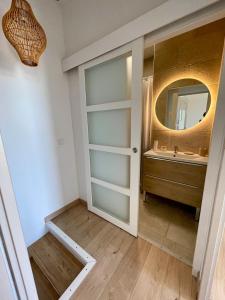 Ένα μπάνιο στο PETIT COCON maison cosy proche de la mer