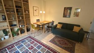 Χώρος καθιστικού στο Cozy private living room in Kastanie Allé