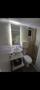 Ένα μπάνιο στο Baulus Yard Luxury I +14 φωτογραφίες