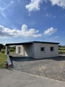 Το κτήριο όπου στεγάζεται  η παραθεριστική κατοικία