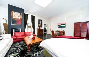 Χώρος καθιστικού στο 6BD Room Near Hawkesbury River