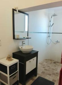 Ένα μπάνιο στο Grand Duplex, proche de la Dordogne