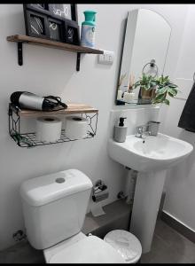 Et badeværelse på Apartamento central en Puerto Montt + 19 billeder