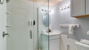 Ванная комната в Telluride Lodge 312 by AvantStay Close to Slopes Town