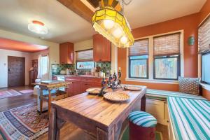 Køkken eller tekøkken på Stay at the Sunburst