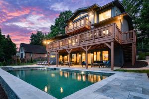 Πισίνα στο ή κοντά στο Elysian Shores w/Heated Pool & Optional Boat Rental