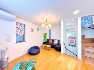 Posezení v ubytování Ikebukuro area, three layer house, double subway,5 min walk to stn, 双地铁车站步行5分 直达新宿 涩谷 银座 池袋 皇居 可免费停车 最大10人