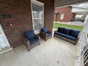 Χώρος καθιστικού στο New listing! Historic 4 bedroom home +3 φωτογραφίες