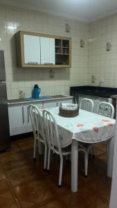 Køkken eller tekøkken på apto 2 quartos térreo, canto do forte