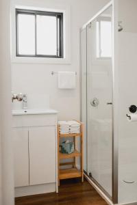 Koupelna v ubytování Humbug Bunk House & Hot Tub! + 32 fotografií