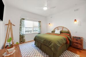 Ένα ή περισσότερα κρεβάτια σε δωμάτιο στο Yesterdaze - 5 North Tce, Port Elliot