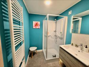 Ένα μπάνιο στο Holiday home with garden in Sankt Vith