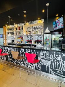 Ο χώρος του lounge ή του μπαρ στο ibis Tatui