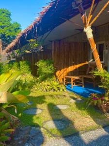 Κήπος έξω από το Lanta Feelgood Long beach resort