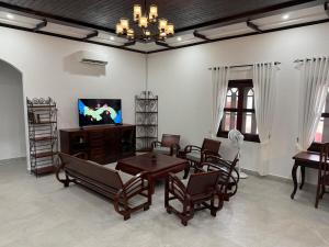 TV a/nebo společenská místnost v ubytování Spacious Siem Reap Sanctuary