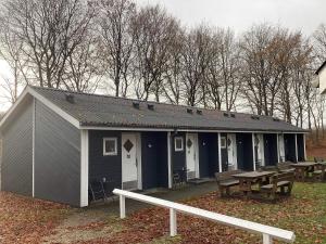 Το κτήριο όπου στεγάζεται  η παραθεριστική κατοικία +4 φωτογραφίες