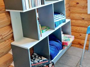 Η βιβλιοθήκη της παραθεριστικής κατοικίας