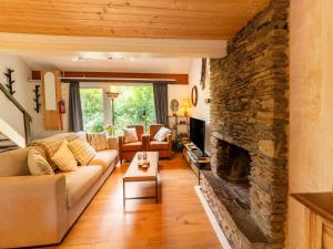 Χώρος καθιστικού στο Chalet in Hastière near Castle