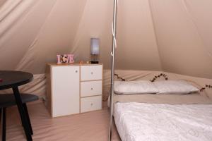 En eller flere senge i et værelse på Aldea Alemm + 40 billeder