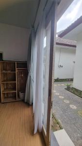 Billede fra billedgalleriet på Cozy & Spacious Sanur Studio Apartment i Sanur