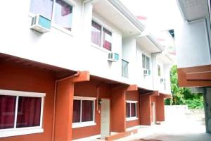 Το κτήριο όπου στεγάζεται  το διαμέρισμα