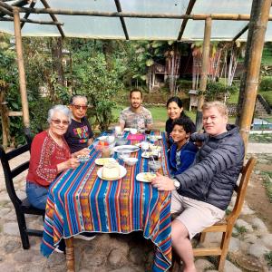 Επισκέπτες που μένουν στο Mindo Loma Bird Lodge
