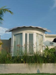 Το κτήριο όπου στεγάζεται  το ξενοδοχείο +15 φωτογραφίες