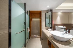 Ένα μπάνιο στο Kaiyuan Mingting Hotel, near Gulou Metro Station, Tianyi Square, Ningbo
