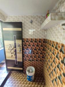 Ένα μπάνιο στο Makum Homestay