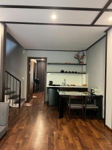 Η κουζίνα ή μικρή κουζίνα στο Nghỉ Dưỡng Khoáng Nóng - Lynn times Thanh Thủy, Phú Thọ