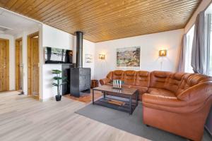 Un lugar para sentarse en Unique Place With Tennis Court For The Active