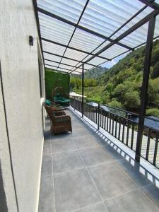 Zamin Dacha的山景庭院