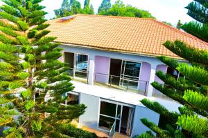 Budova, kde se hotel nachází + 9 fotografií