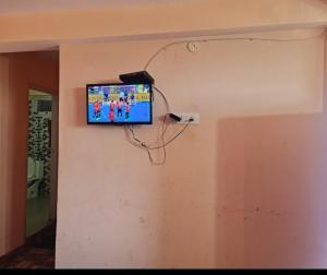 Μια τηλεόραση ή/και κέντρο ψυχαγωγίας στο Narkanda Haven Rooms +6 φωτογραφίες