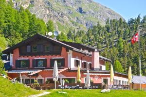 Gallery image of Hotel Roseg-Gletscher in Pontresina