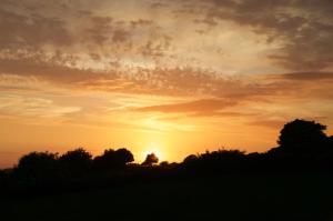 Alba o tramonto visti dall'interno del bed & breakfast o dai dintorni