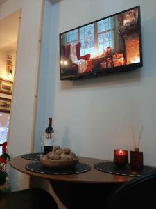 Μια τηλεόραση ή/και κέντρο ψυχαγωγίας στο Ioni Home